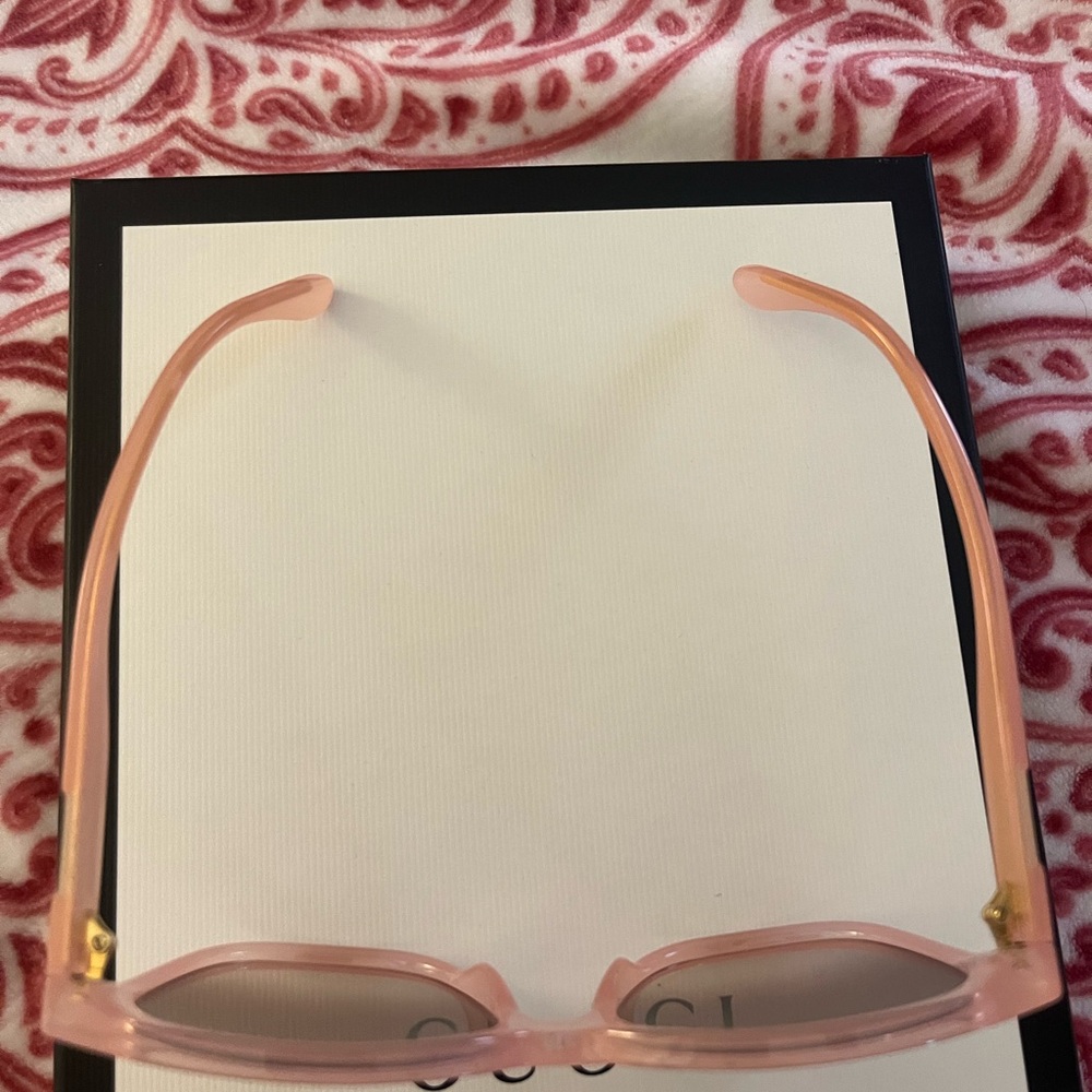Gucci Blush Sunglasses - Picture 3 of 8